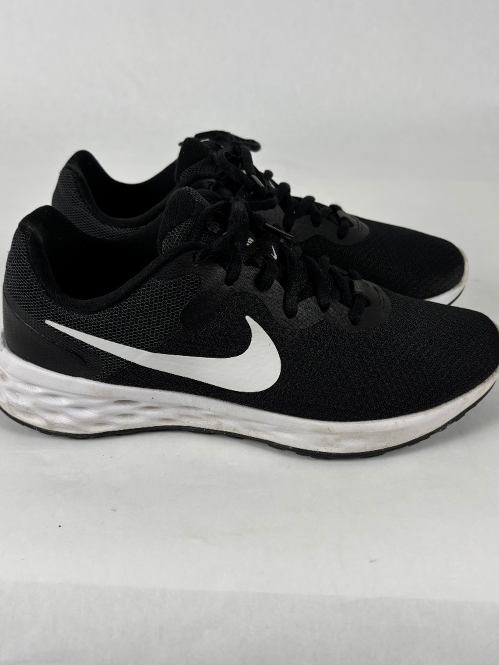 Nike, Running/Athletic, Classic Black/White, Lightweight, Women's Size 9,